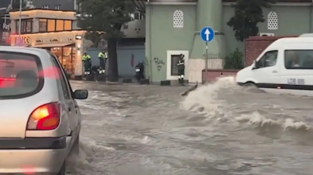 Τουρκία: Στους τρεις οι νεκροί από την κακοκαιρία στην Κωνσταντινούπολη - Τέσσερις οι αγνοούμενοι