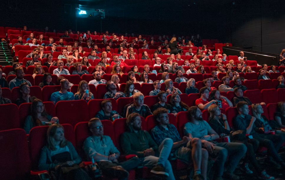 261016163726_cinema
