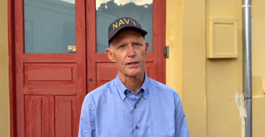 261017210053_maketa-rick-scott