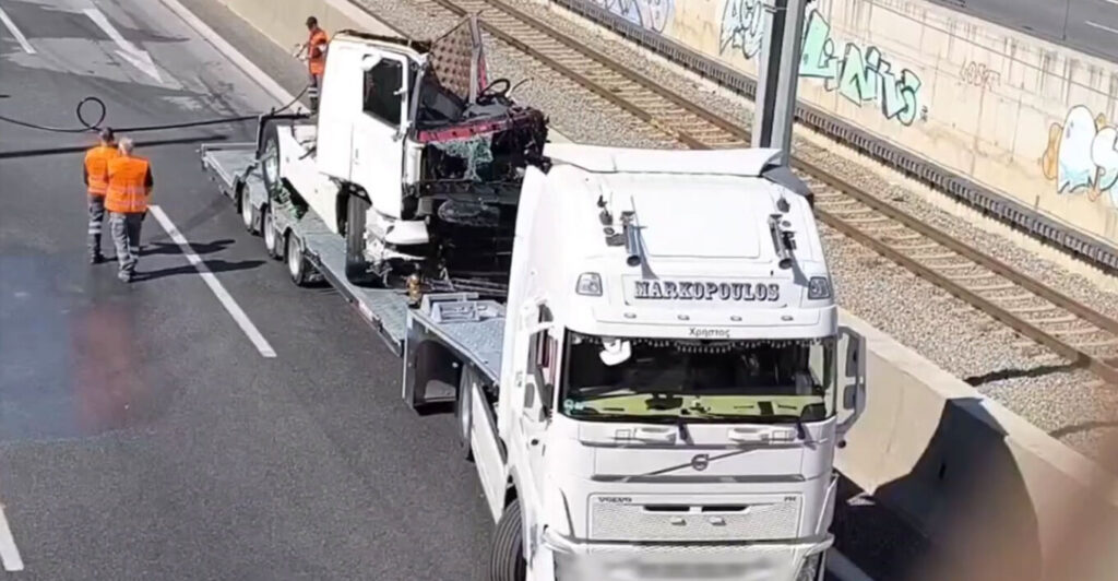 Νταλίκα στην Αττική Οδό