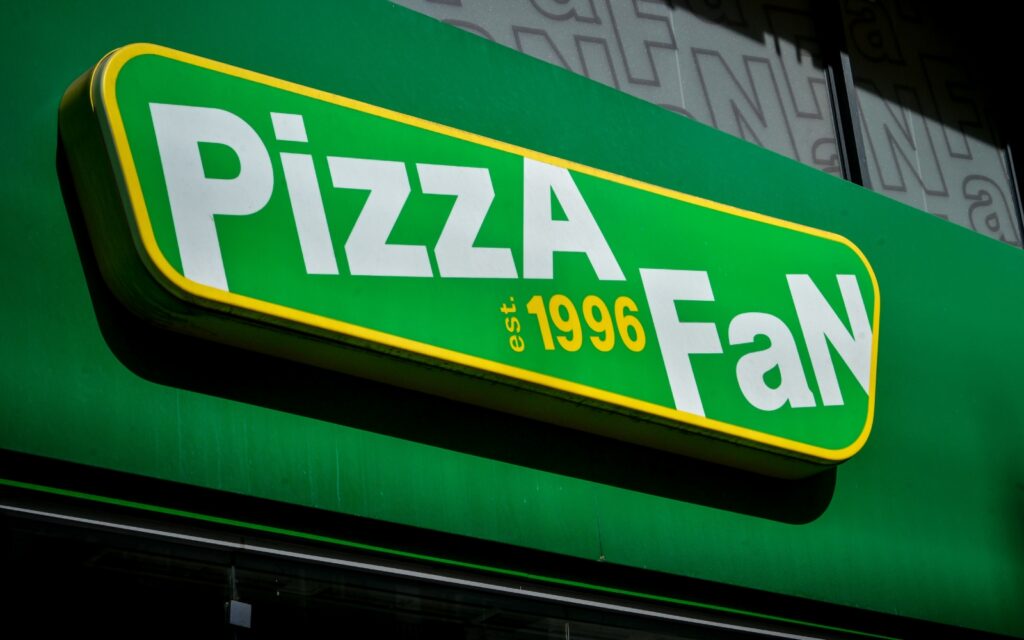 261023180102_pizza-fan-ergazomenoi