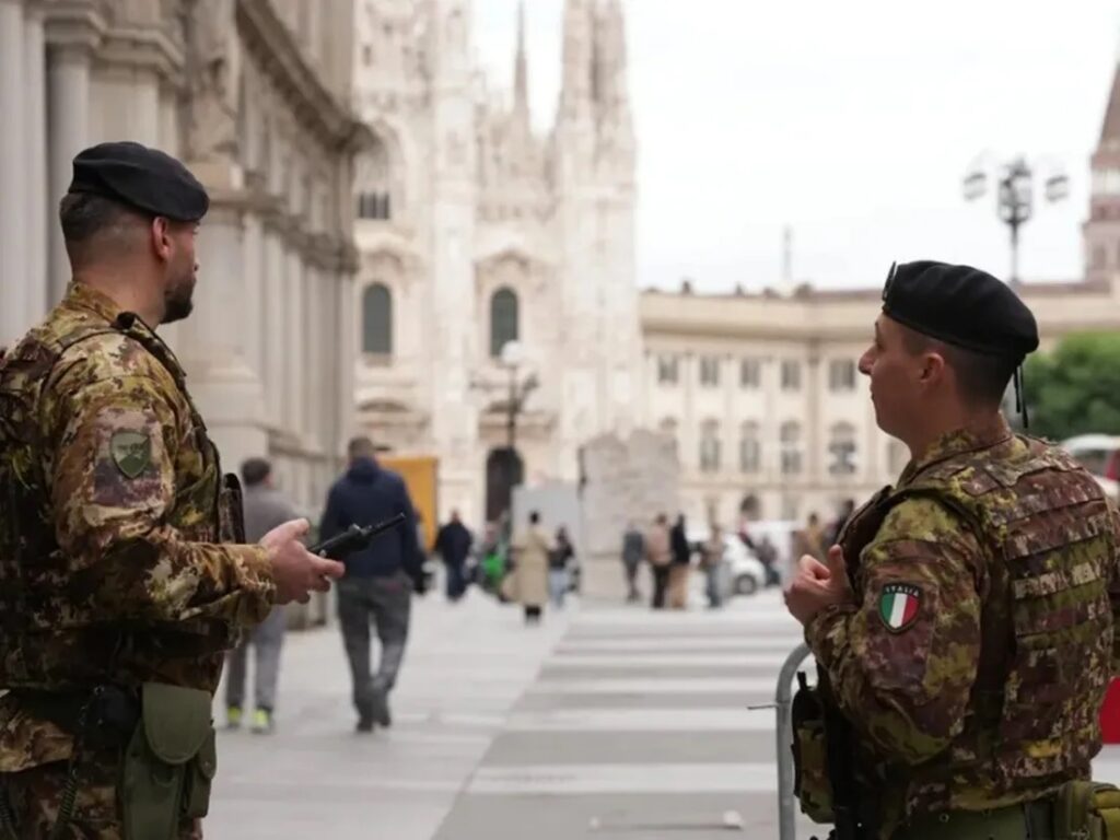 261024153119_milano_stratiotes