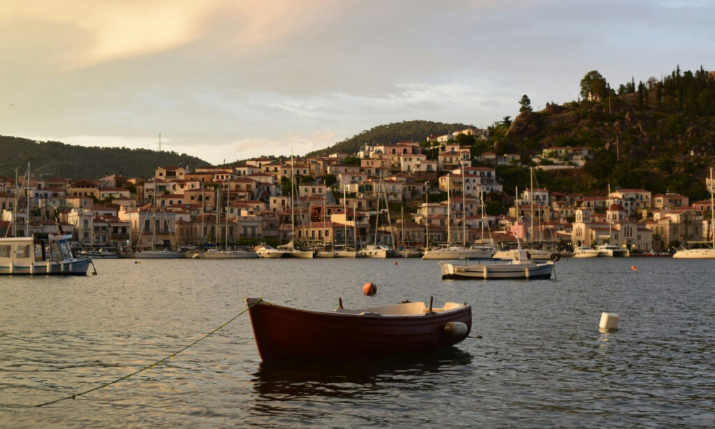 261025181139_1573300b-poros-u