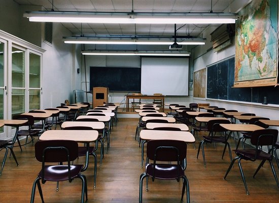 Τα ιδιωτικά σχολεία ζητούν «φρένο» στα μπόνους μορίων για τις Πανελλαδικές μετά τις καταγγελίες για στημένους σχολικούς αγώνες
