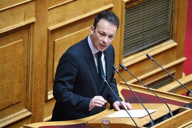 Μίλτος Ζαμπάρας: Παραιτήθηκε από βουλευτής και προσχωρεί στην ΕΛ.Α.Σ του Αλέξη Τσίπρα