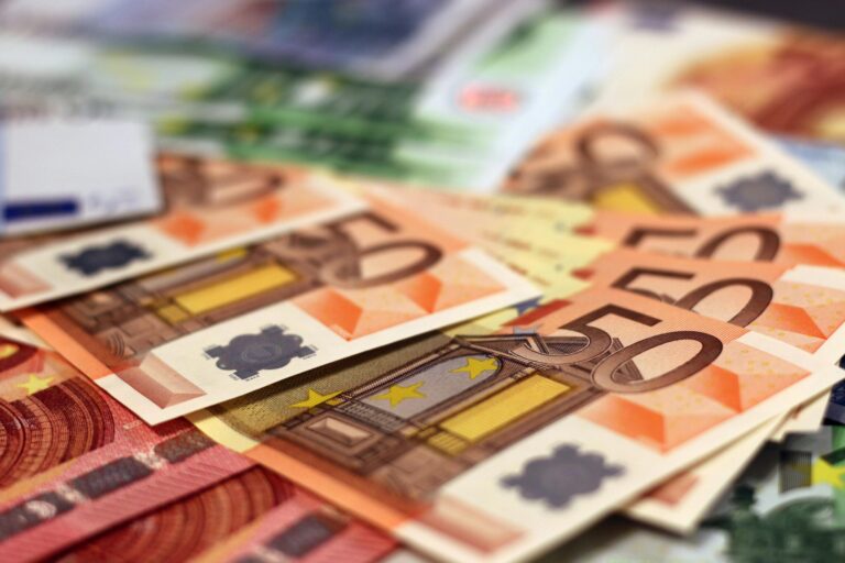 Οι πληρωμές από τον e-ΕΦΚΑ και τη ΔΥΠΑ από σήμερα έως τις 23 Οκτωβρίου, οι δικαιούχοι
