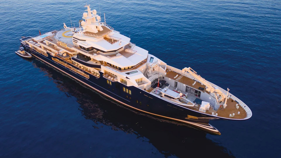 261002175320_Η θηριώδης θαλαμηγός Multiverse είναι ιδιοκτησίας του Ρώσου δισεκατομμυριούχου Yuri Milner.jpg