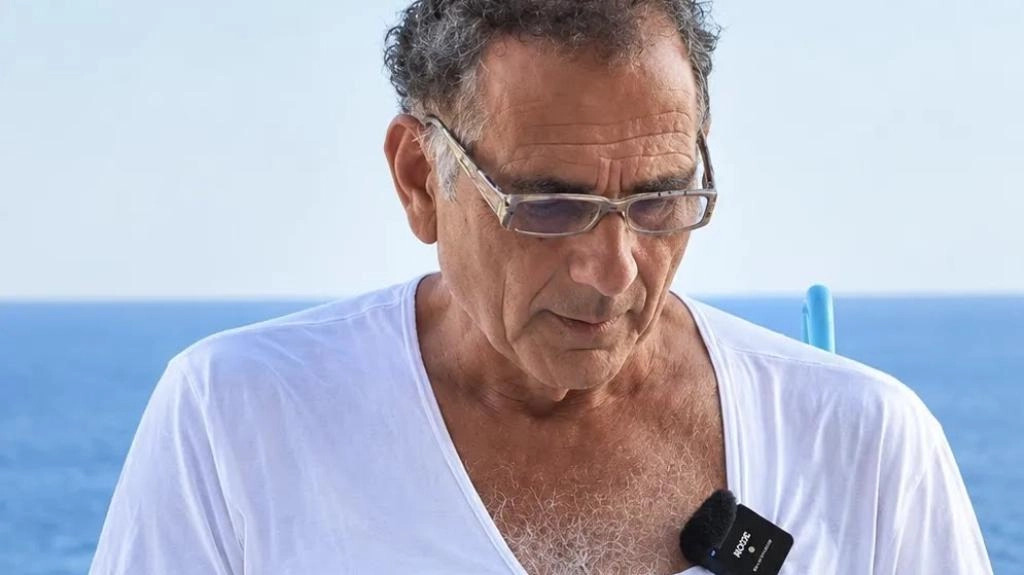 Άγγελος Μιχαλόπουλος: Ποιος είναι ο Έλληνας που κατέχει σχεδόν το 1/3 της Ίου